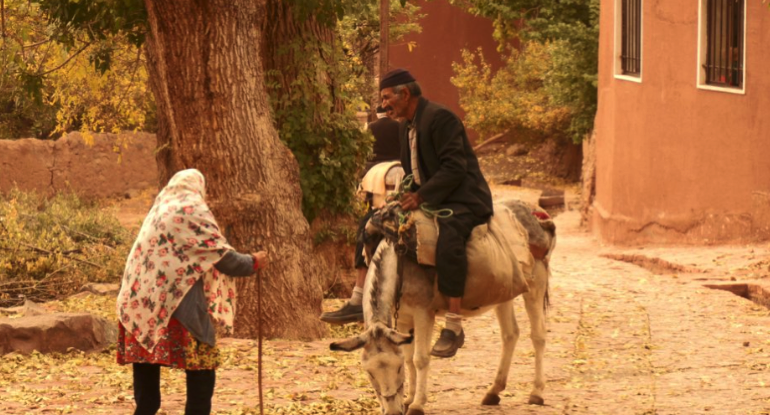 Street scene, Abyaneh